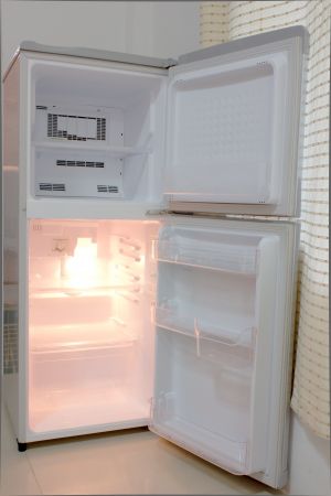 冷蔵庫の水漏れの原因は 原因別の改善方法 イエコマ