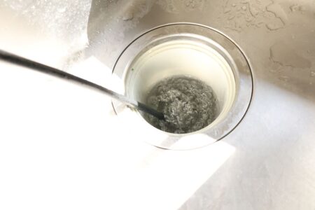 ”排水管高圧洗浄の様子”